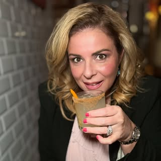 Angeliki Nakos – Philadelphia food influencer, food blogger and restaurant reviewer