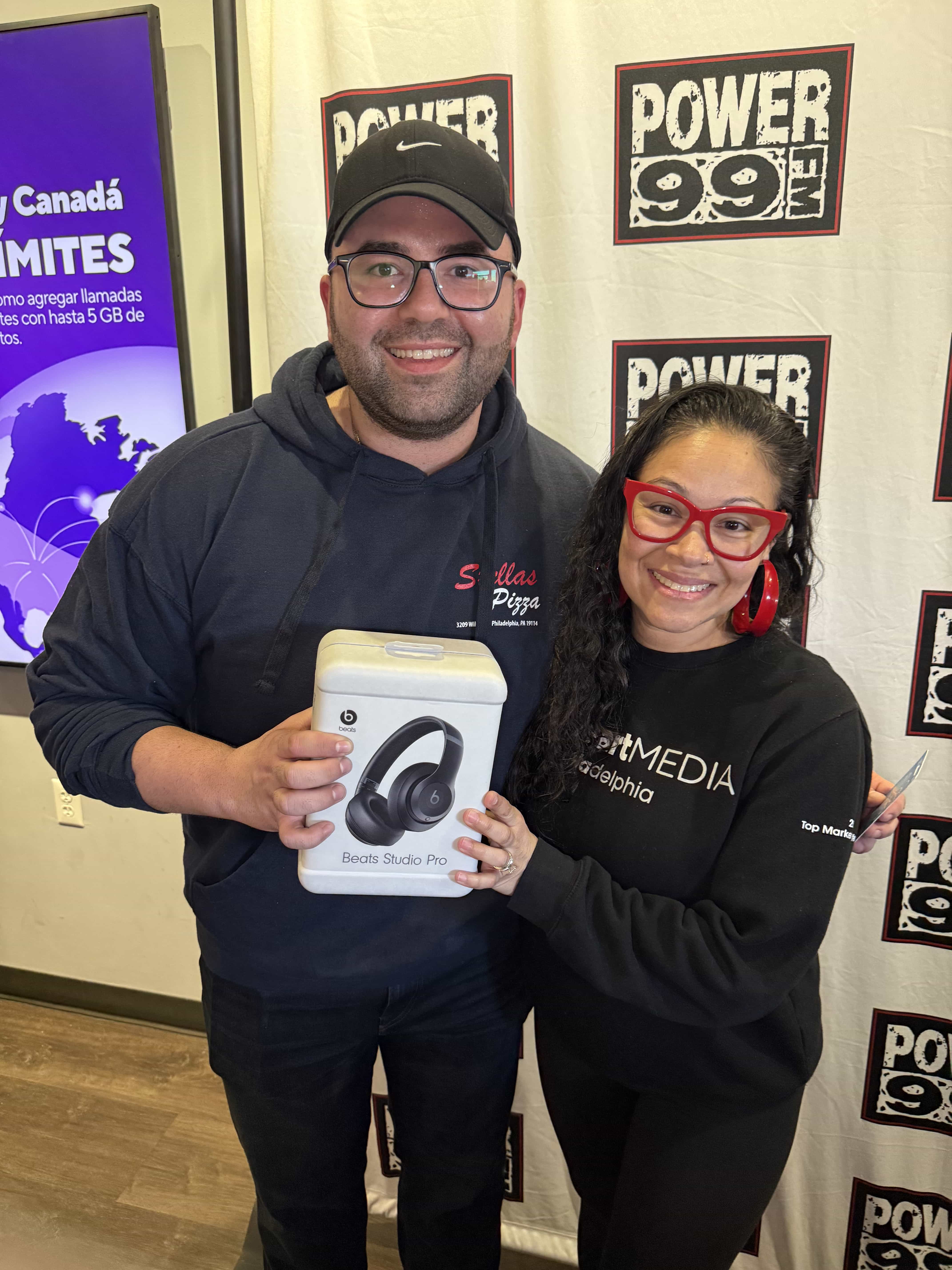 Cheesesteak crowd reactions